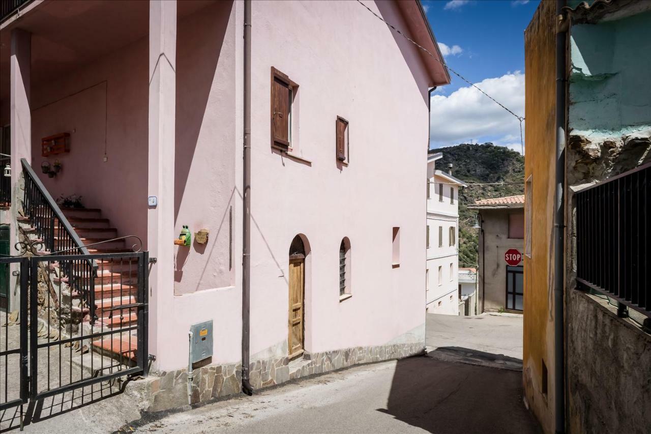B&B Gennarcu Ussàssai Εξωτερικό φωτογραφία